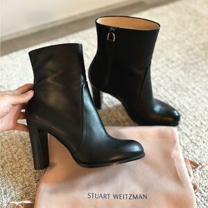 Stuart Weitzman Booties 4.5US